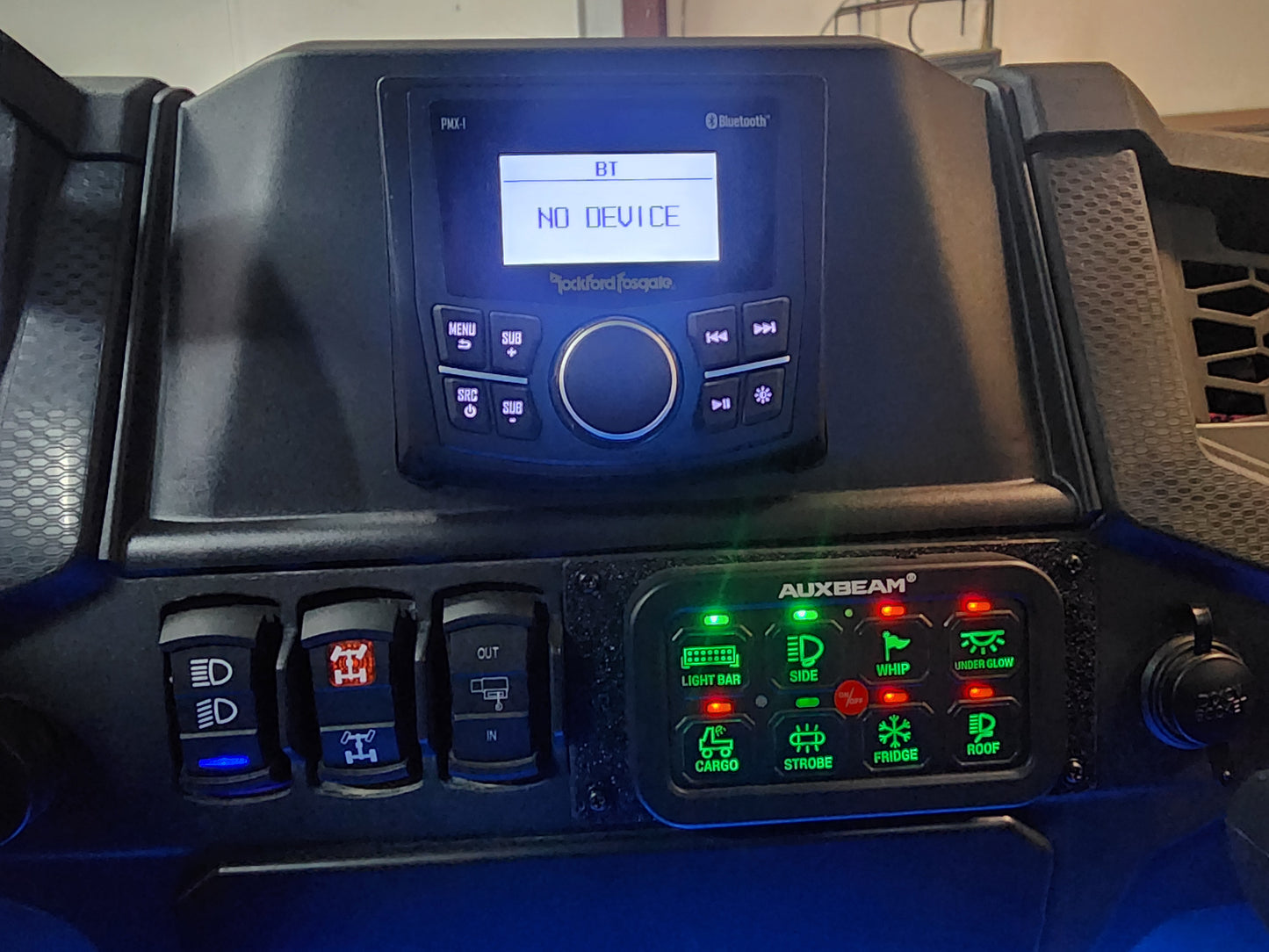 AR-820 RGB SWITCH PANEL WITH APP, TOGGLE/ MOMENTARY/ PULSED MODE SUPPORTED (TWO-SIDED OUTLET)